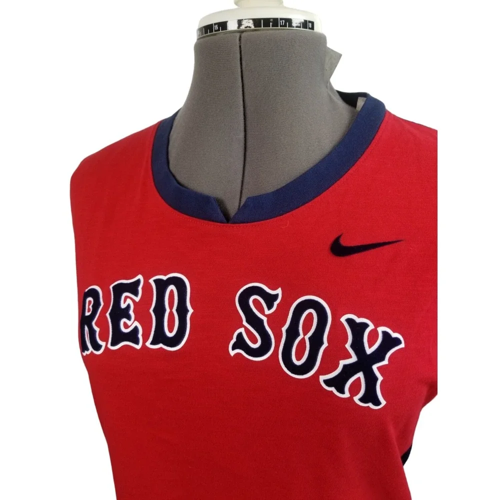 Boston Red Sox Shirt Women's  Size M Red Nike Dri-Fit Short SLEEVE PIT TO PIT 22